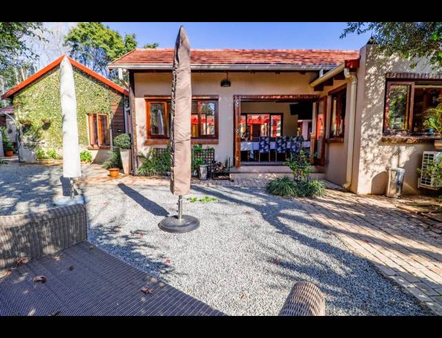 7 BEDROOM HOUSE FOR SALE IN MIDSTREAM ESTATE